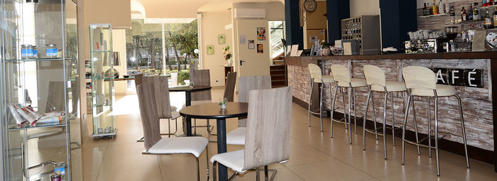 Gestione familiare, a 50 metri dalla spiaggia