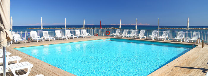 In riva al mare
