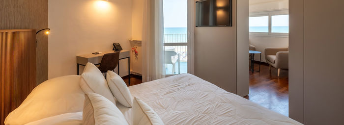 Fronte mare, spiaggia inclusa