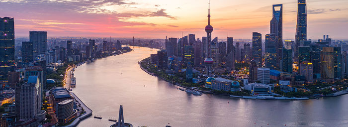 Viaggio senza tempo: dalla Grande Muraglia a Shangai