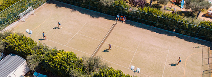 Fronte lago con piscina panoramica