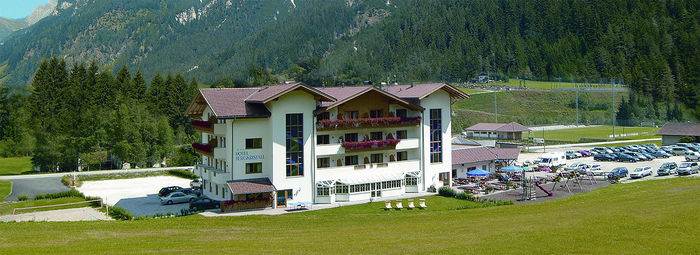 HOTEL BERGKRISTALL  - Colle Isarco (BZ) Nella natura incontaminata della Val di Fleres