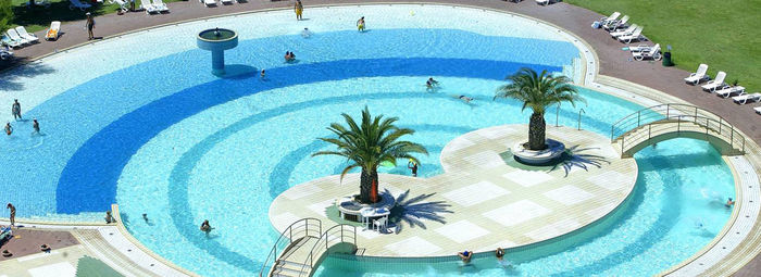 Parco piscine con giochi d'acqua