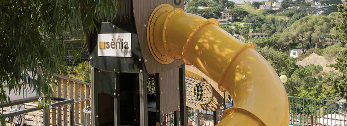 Lungo la vivace Costa Brava