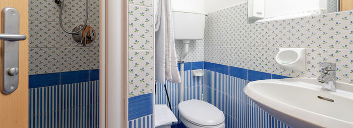 In posizione panoramica, a 3 km dal Lago di Garda