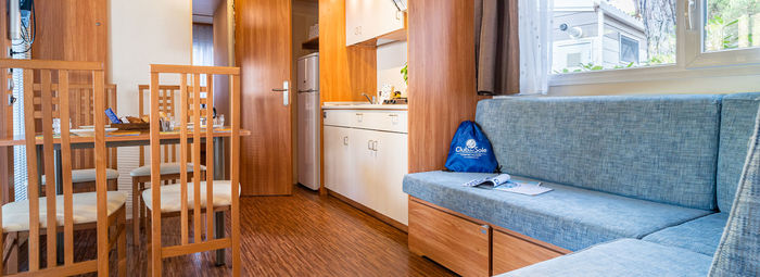 Immerso nella pineta, fronte mare