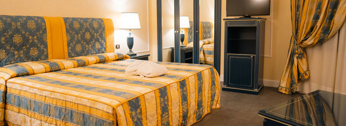 Tra le rocce millenarie della Costa Viola