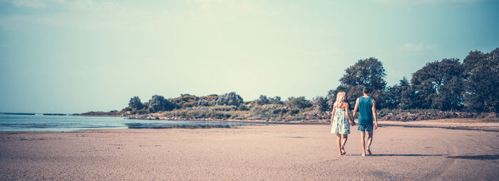 Incastonato nella pineta, a 200 metri dal mare