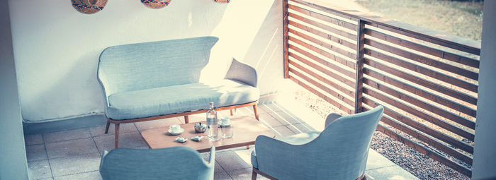 Incastonato nella pineta, a 200 metri dal mare