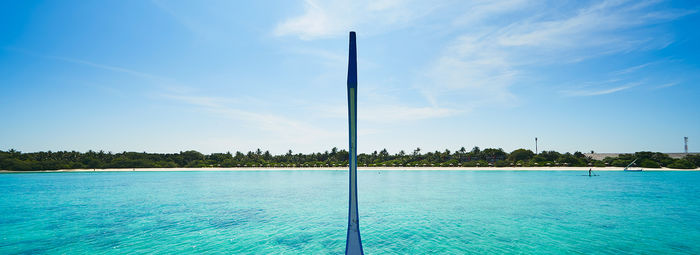 acque turchesi e barriera corallina incontaminata e ricca di colori