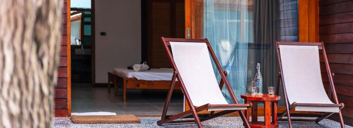 acque turchesi e barriera corallina incontaminata e ricca di colori