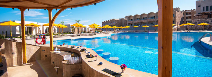 Un mare dai fondali variopinti