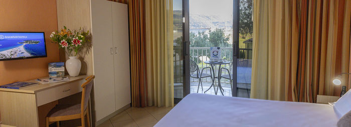 A 100 metri dalla spiaggia