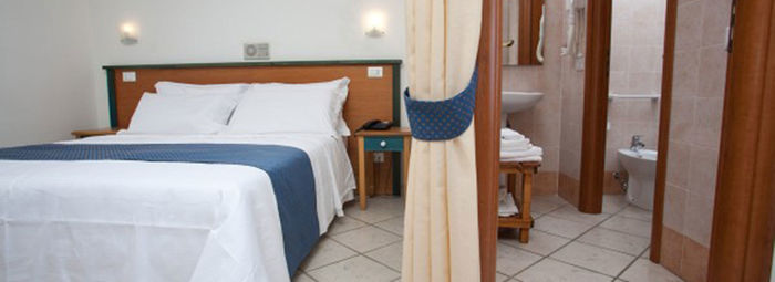 Sul Canale di Sicilia, a 500 metri dalla spiaggia