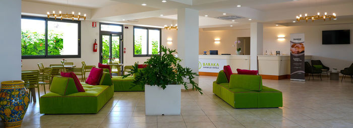 Sul Canale di Sicilia, a 500 metri dalla spiaggia