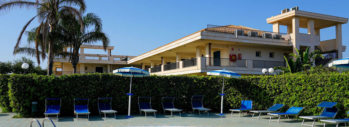 Sul Canale di Sicilia, a 500 metri dalla spiaggia