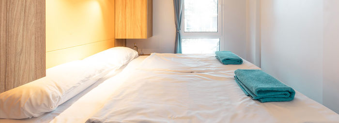 Incastonato nella pineta, a 200 metri dal mare