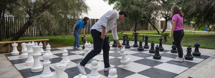 Immerso nel verde, fronte mare