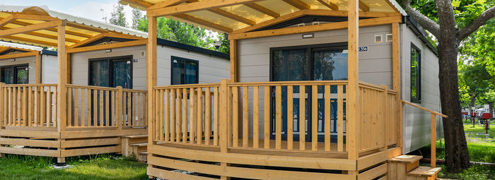 Affacciato sul Lago di Garda, a 1 km da Gardaland