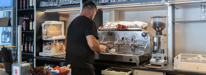 Affacciato sul Lago di Garda, a 1 km da Gardaland