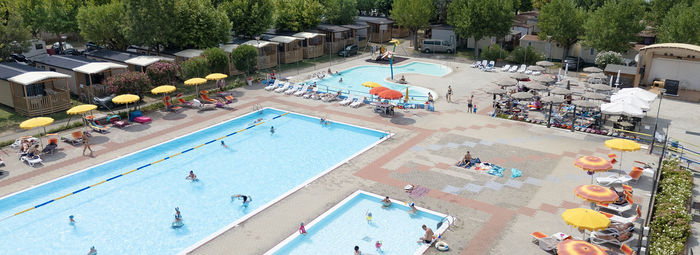 Affacciato sul Lago di Garda, a 1 km da Gardaland