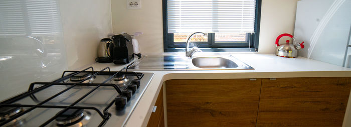 Affacciato sul Lago di Garda, a 1 km da Gardaland