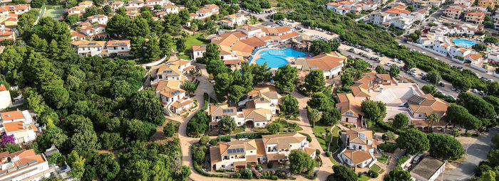 A 800 metri dalla spiaggia, navetta inclusa