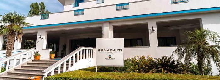 A 300 metri dalla spiaggia