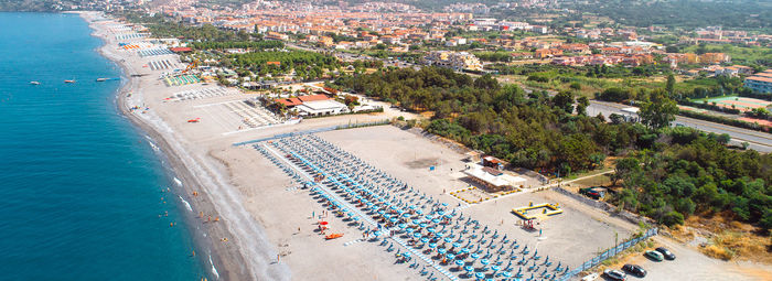 A 300 metri dalla spiaggia