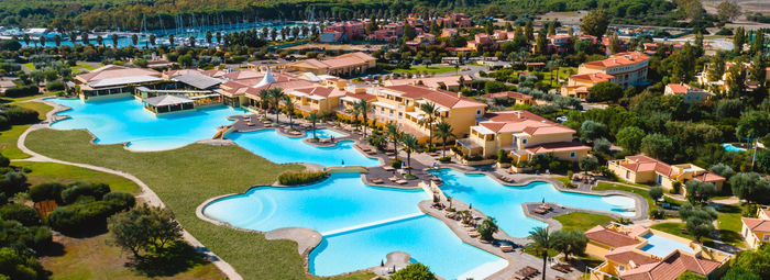 Sulla lunga spiaggia di sabbia finissima