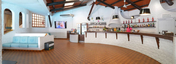 Costa Smeralda low budget