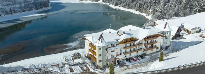 Sci e wellness a 100 metri dal Lago di Valdaora