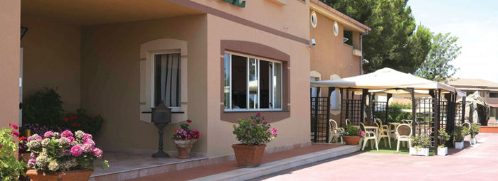 A 2,8 km dalla spiaggia, navetta inclusa