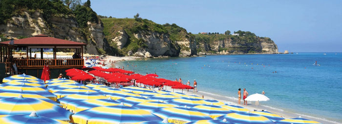 A 2,8 km dalla spiaggia, navetta inclusa