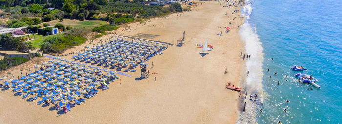 Piscina a sfioro panoramica di 430 mq