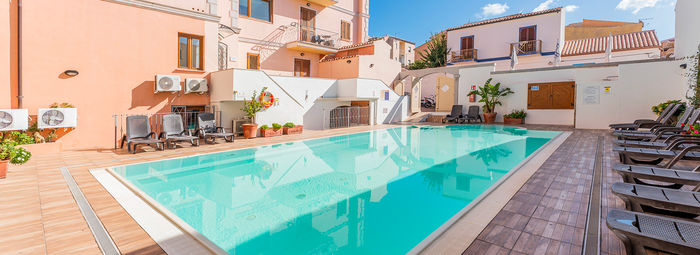 A 1 km dalla spiaggia di Rena Bianca