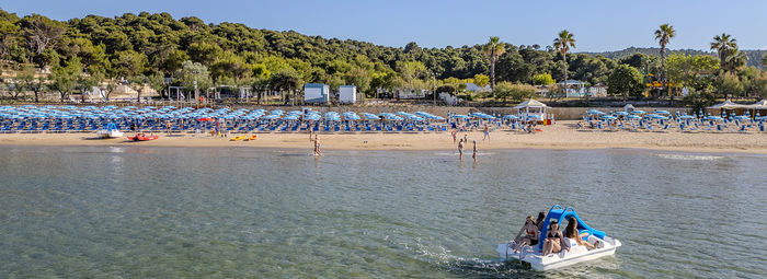 A 150 metri dalla spiaggia