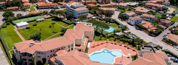 In stile moresco, a 650 metri dalla spiaggia