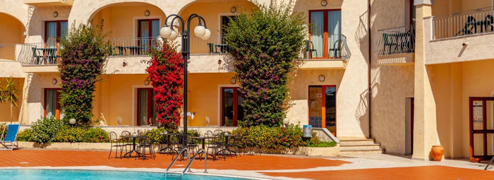 In stile moresco, a 650 metri dalla spiaggia