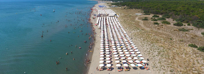 A 700 metri dalla spiaggia