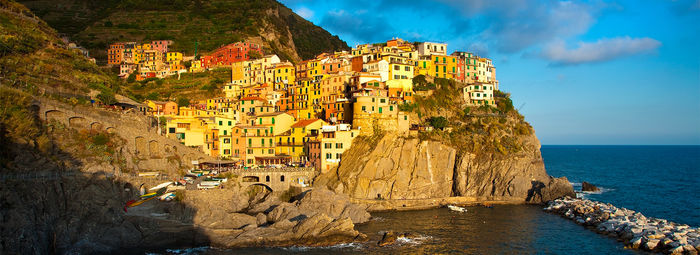 In e-bike lungo la costa tra Toscana e Liguria