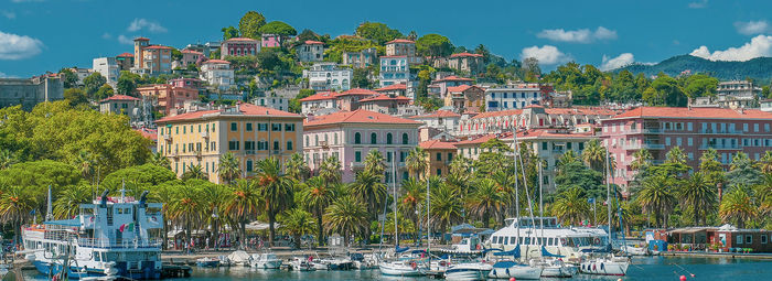In e-bike lungo la costa tra Toscana e Liguria