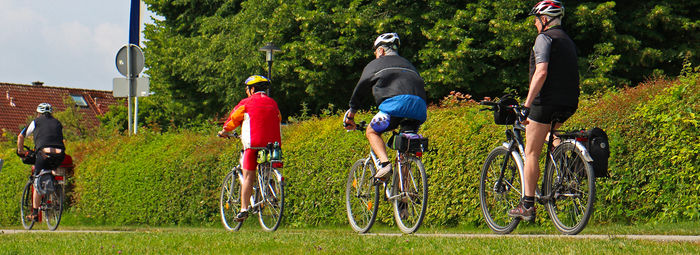 In e-bike lungo la costa tra Toscana e Liguria