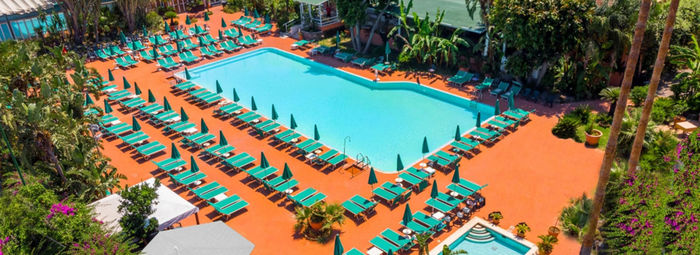 In stile moderno, a 200 metri dalla spiaggia