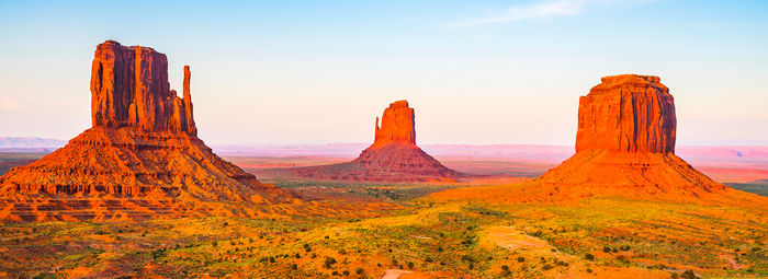 Dalle luci di Hollywood e Las Vegas ai silenzi dei Parchi Nazionali