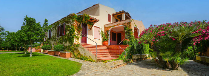 A 300 metri dalla spiaggia