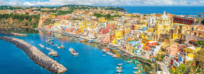Tra i limoneti con vista sul mare di Procida