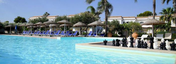 A 300 metri dalla spiaggia