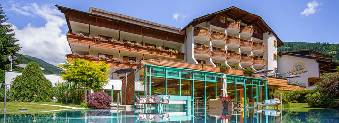 A 150 metri dagli impianti di risalita