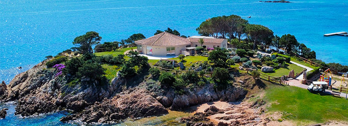 Hotel-Resort in Camping Village, in Costa Smeralda